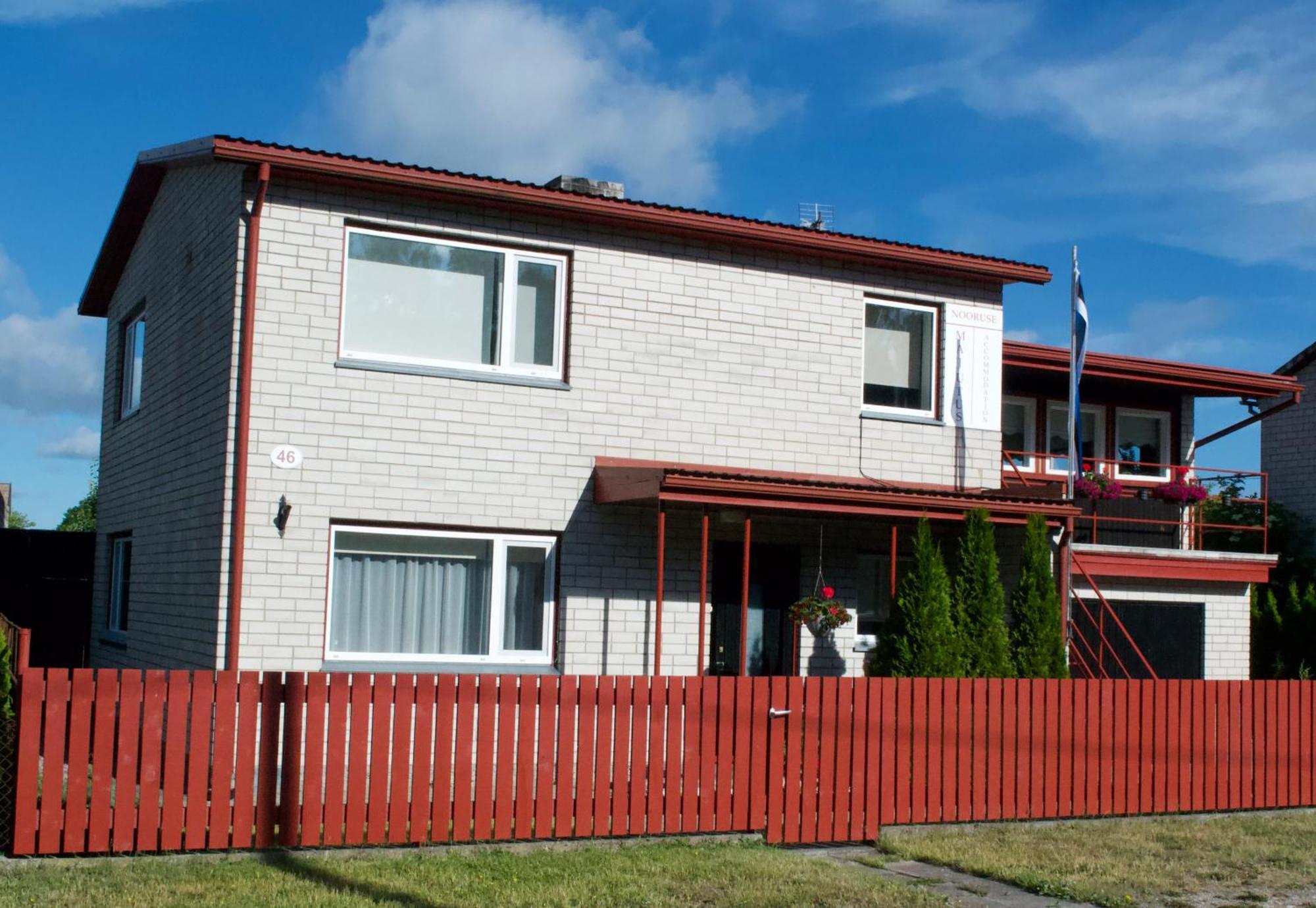Nooruse Majutus Hotell Kuressaare Eksteriør bilde